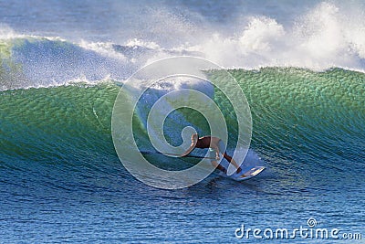 Surfing SUP Balance Wave