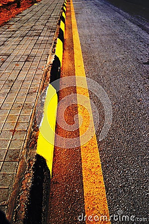 Road Side yellow line