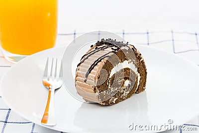 Roll chocolate cake