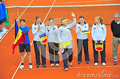 The romanian women tennis team - Sorana Cirstea saluting
