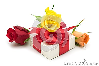 rosas-e-caixa-de-presente-coloridas-7764