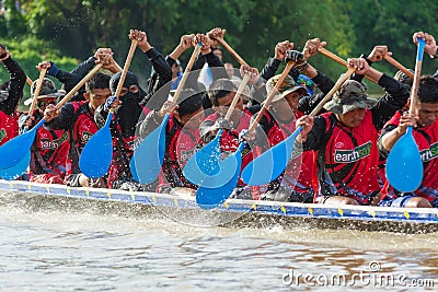 Rowing team race