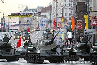 Russian tanks roll down Tverskaya street