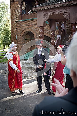 Russian wedding traditions