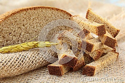 Rye bread croutons on linseed bag