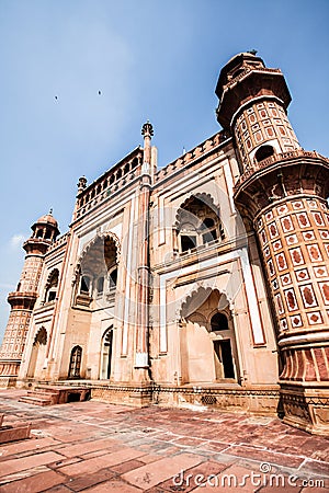 Safdarjung s Tomb is a garden tomb in a marble mausoleum in Delhi, India