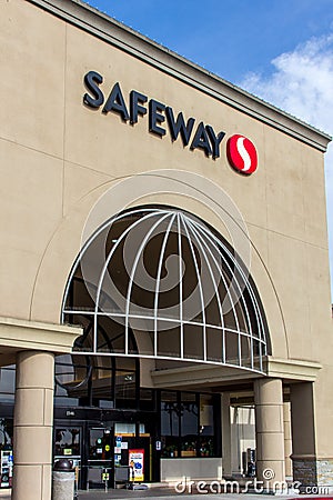 Safeway Grocery Store exterior