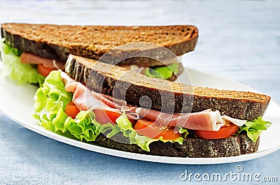 Sandwich with rye bread and prosciutto