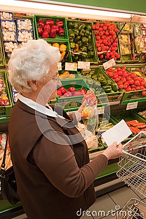 Senior when shopping for food in the supermarket