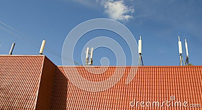 Several network mobile antennas on one roof