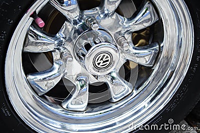 Shiny alloy wheel for VW Beetle