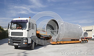 Shipping, air cooling channel on truck.