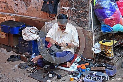 Shoemaker in India