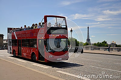 Sight seeing bus tour paris