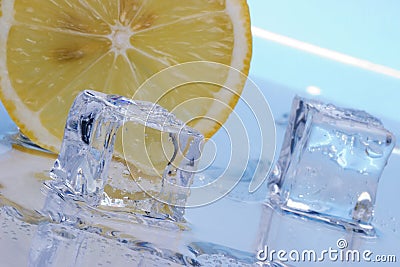 Slice of lemon and ice cubes