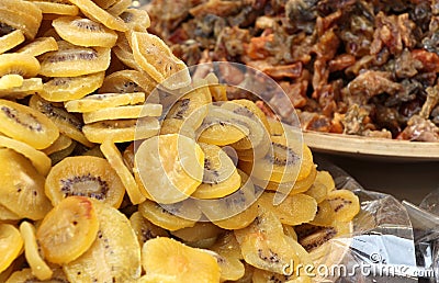 Slices of candied fruit, kiwi and star fruit