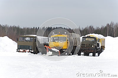 Snow removal and service machines