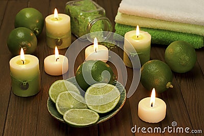 Spa composition with lime fruit and sea crystals
