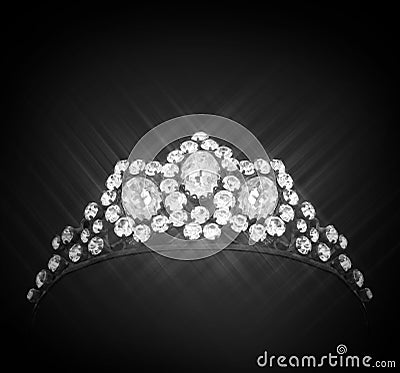 Sparkling diamonds crown