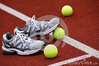 Sports shoes for tennis