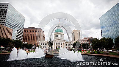 St. Louis Gateway Arch & Old Courthouse