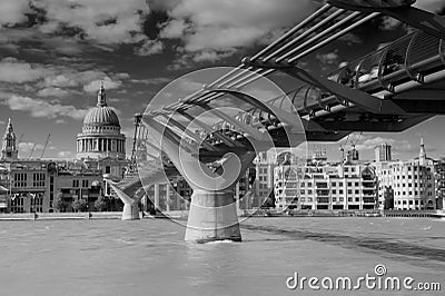 St Paul s Cathedral and London Millennium Footbridge, UK