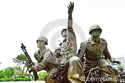 Statues at The Korean War Memorial Museum, Seoul