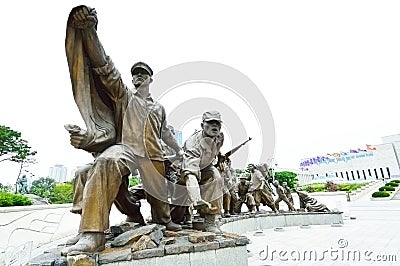 Statues at The Korean War Memorial Museum, Seoul