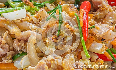 Stir-fried fresh rice-flour noodles with chicken and egg