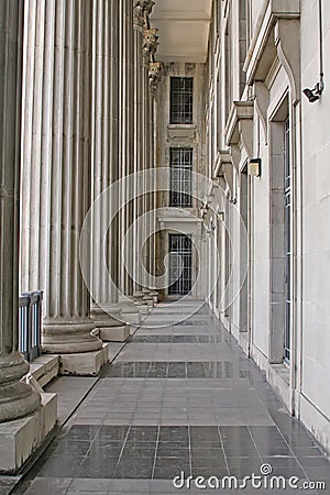 Stone columns in a judicial law building