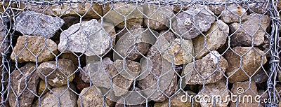 Stone and wire mesh