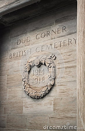 Stone wreath & inscription Dud Corner WW1 Cemetery