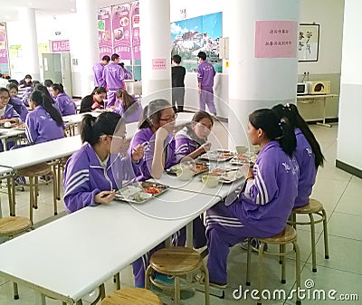 Students eating lunch at dining hall