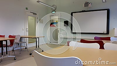 Study room - light and modern