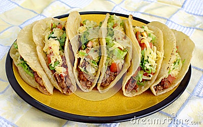 http://thumbs.dreamstime.com/x/tacos-mexicain-d-une-plaque-10583110.jpg