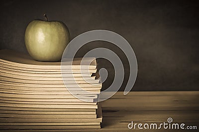 Teacher s Desk - Apple on Books