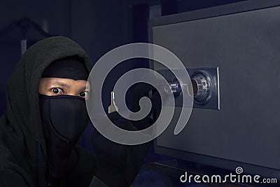 A thief getting the key 1