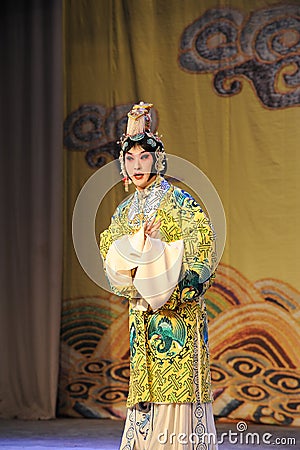 To dress up to be a women:Beijing Opera-Farewell to my concubine