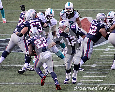 Tom Brady hands off to Stevan Ridley