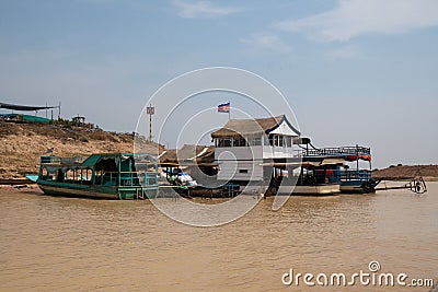 在河河岸在Tonle Sap湖附近的 库存照片 - 图片