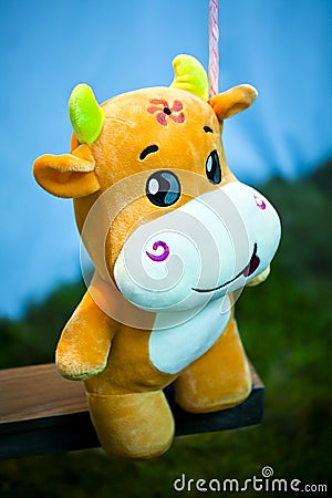 Toy cow