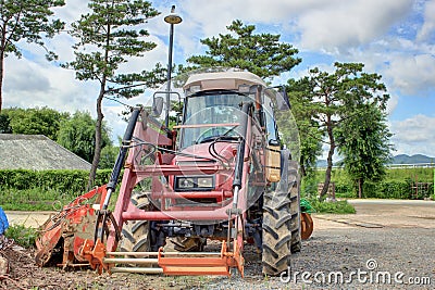 Tractor