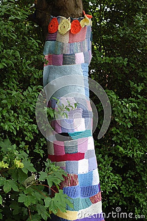 Tree Bestwood Womens InstituteGates Yarn Bombing