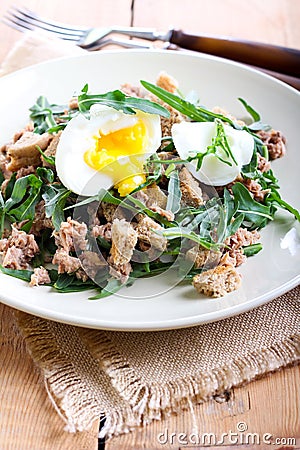 Tuna and rocket salad