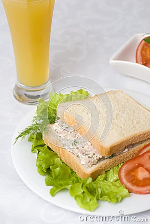 Tuna salad sandwich