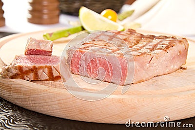 Tuna steak