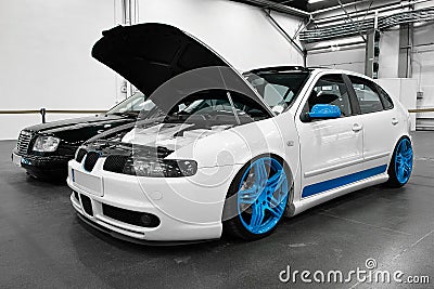 Tuned Seat Leon with blue rims