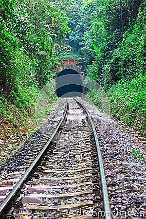 Tunnel and railway transport