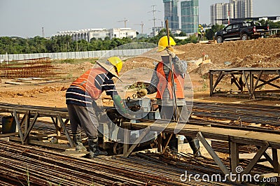 Two bar binder working at binding yard in construction site