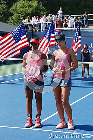 US Open 2013 girls junior champion Ana Konjuh from Croatia right and runner up Tornado Alicia Black during trophy presentation